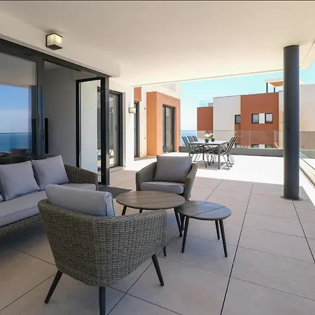 Apartment Modern Apartment-sea View